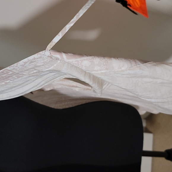 Victoria Secret robe - Picture 3 of 5